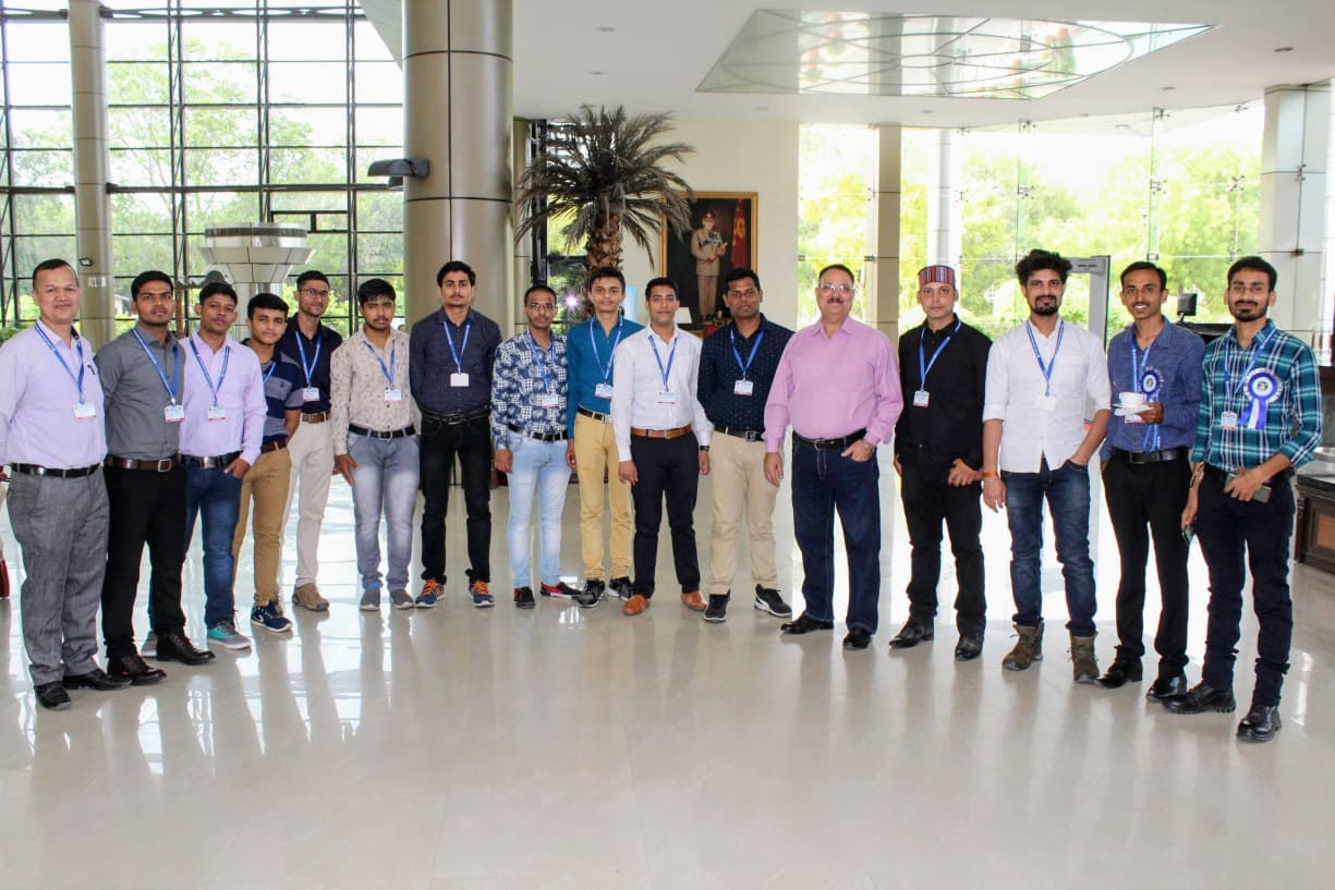 Alumni meet moment 12